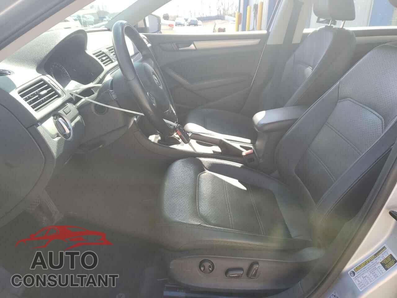 VOLKSWAGEN PASSAT 2014 - 1VWAP7A35EC002167