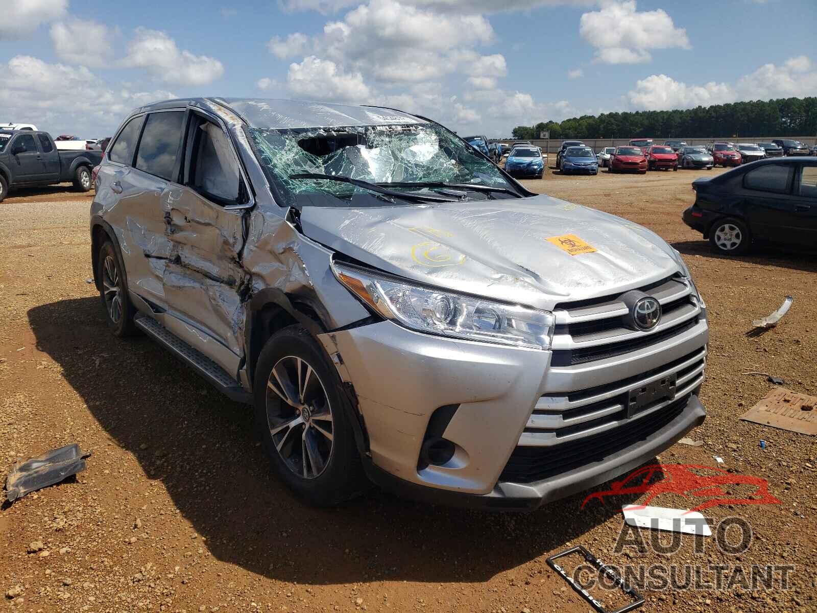 TOYOTA HIGHLANDER 2018 - 5TDZARFH3JS036544