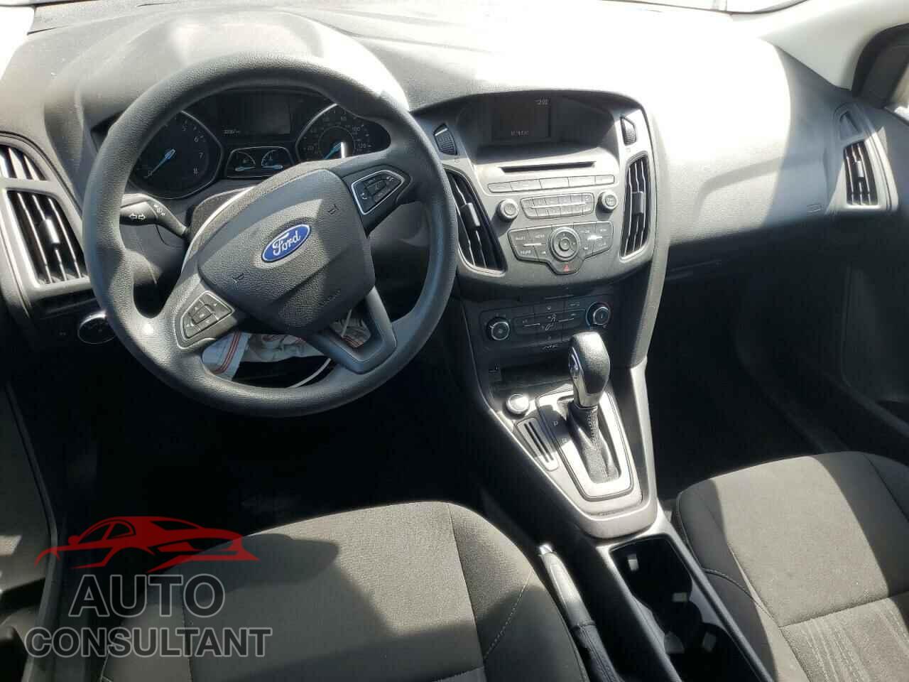 FORD FOCUS 2017 - 1FADP3E22HL327346