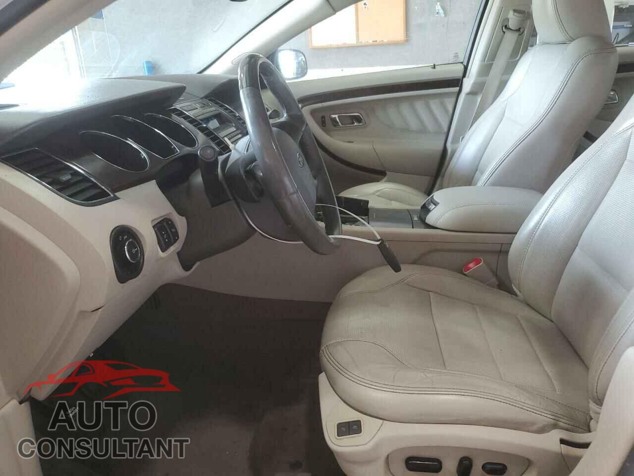 FORD TAURUS 2011 - 1FAHP2FW5BG135142