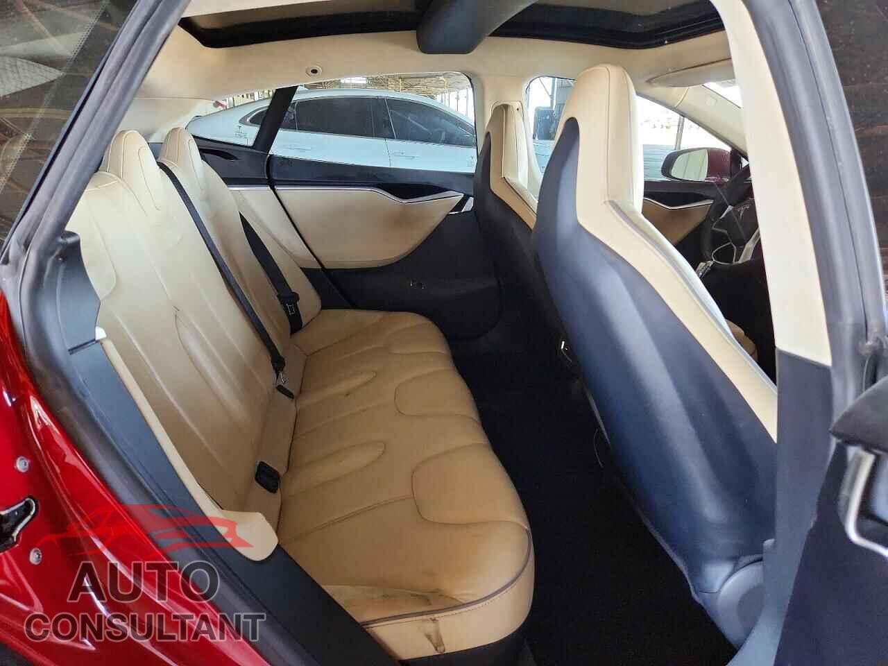 TESLA MODEL S 2013 - 5YJSA1CP5DFP20082