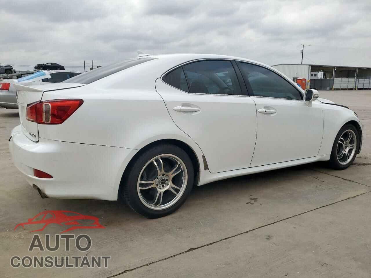 LEXUS IS 2011 - JTHBF5C2XB5138831