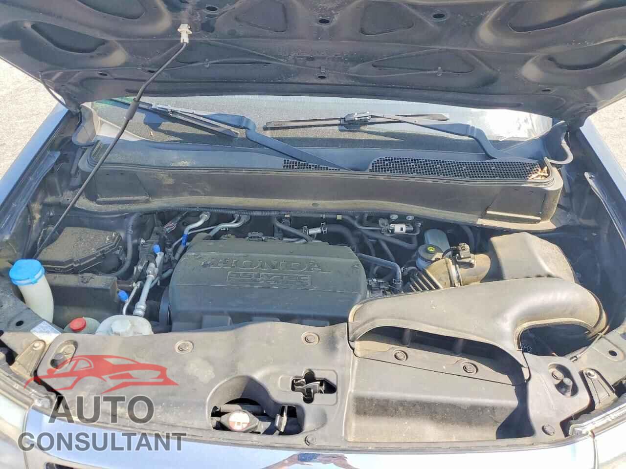 HONDA PILOT 2015 - 5FNYF3H32FB013554