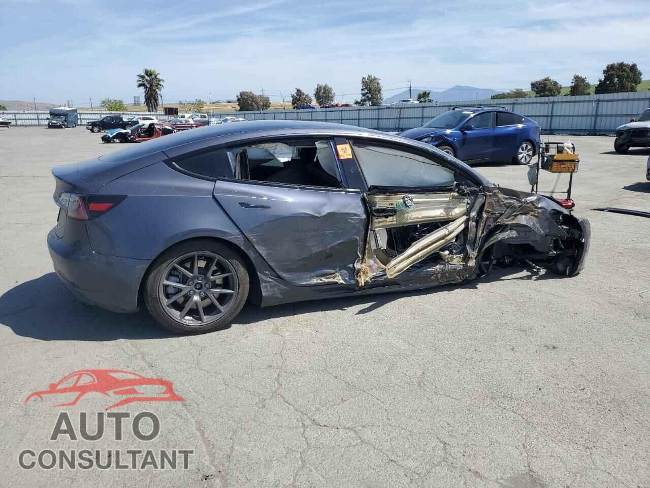TESLA MODEL 3 2023 - 5YJ3E1EB7PF628745