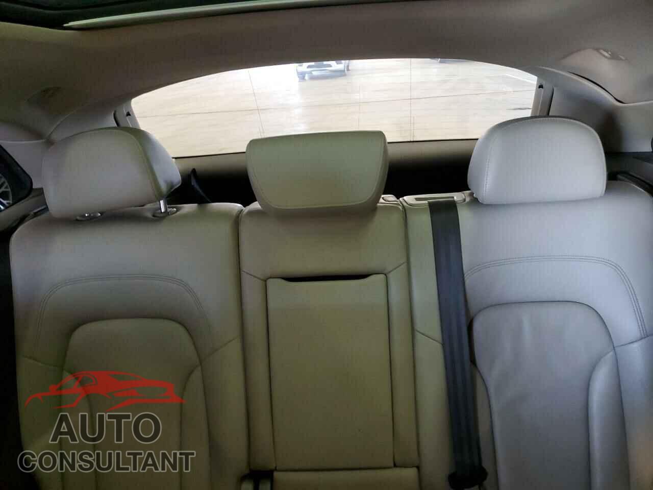 AUDI Q5 2012 - WA1DKAFP6CA043577