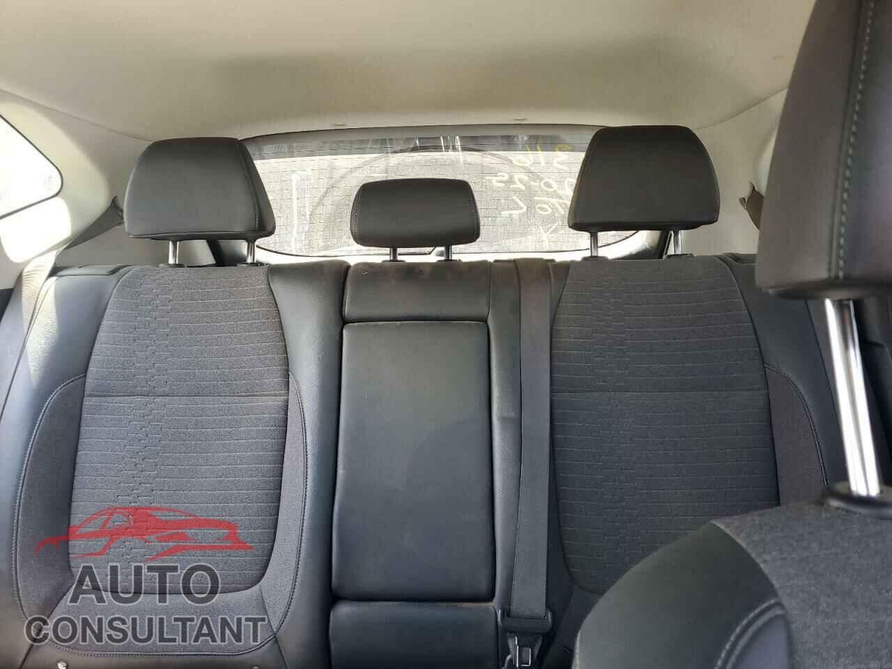 KIA SELTOS 2021 - KNDEU2AA2M7140044
