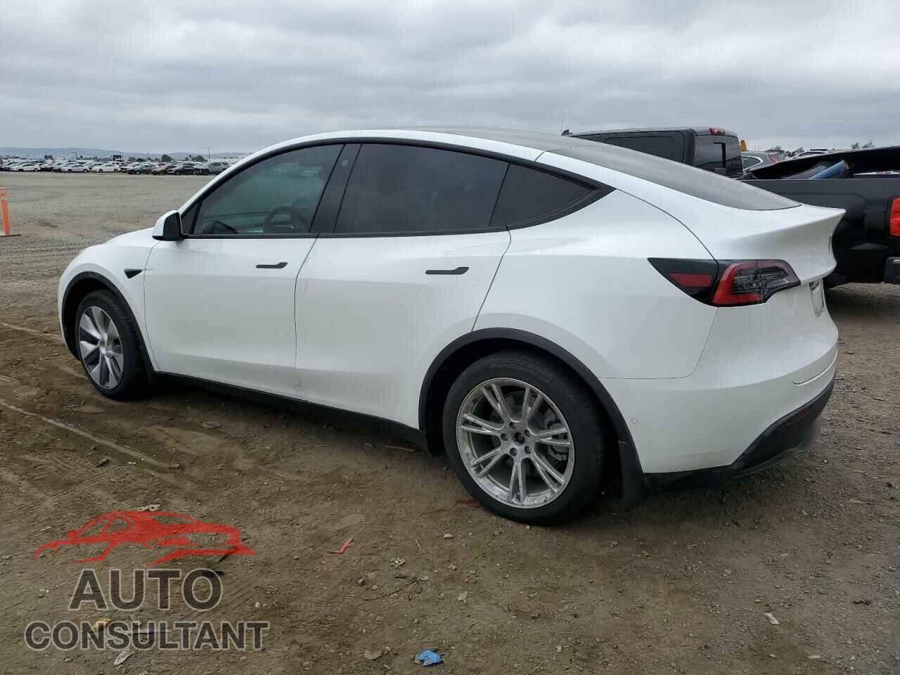 TESLA MODEL Y 2021 - 5YJYGDED8MF103370