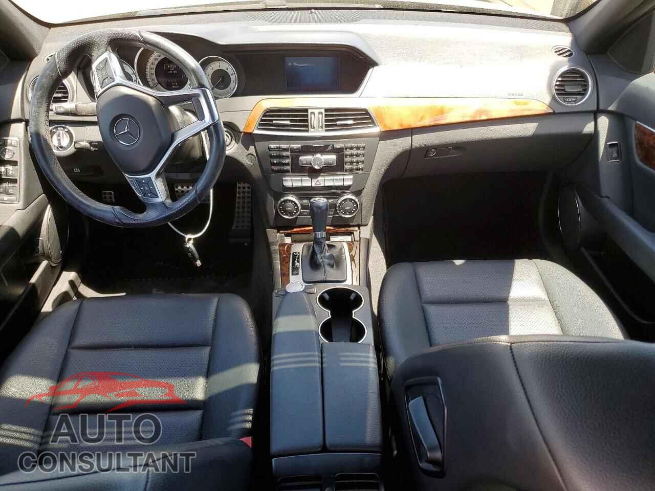 MERCEDES-BENZ C-CLASS 2014 - WDDGF4HB3EG250332