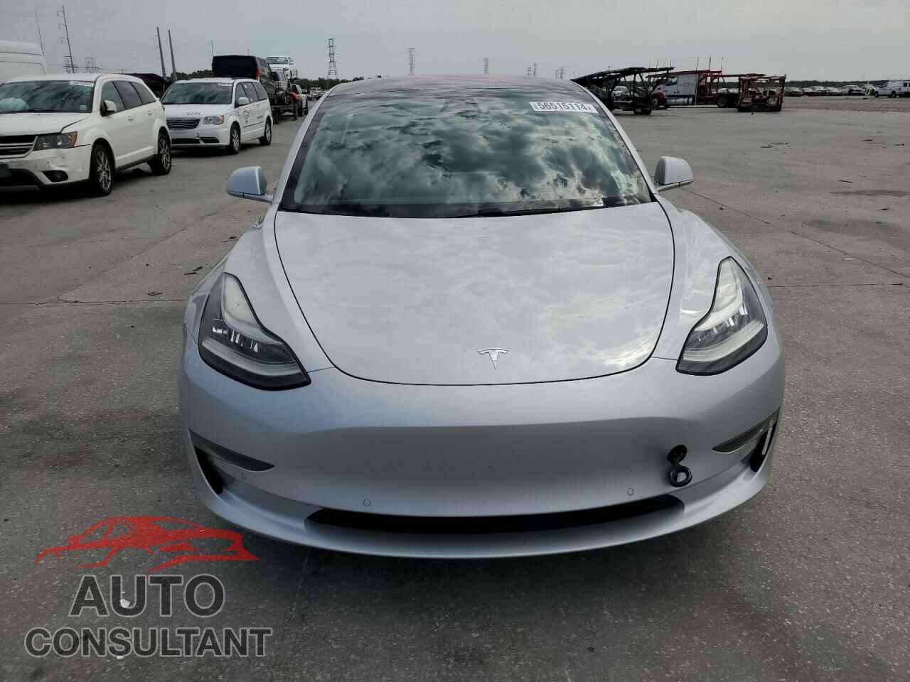 TESLA MODEL 3 2018 - 5YJ3E1EA9JF017923