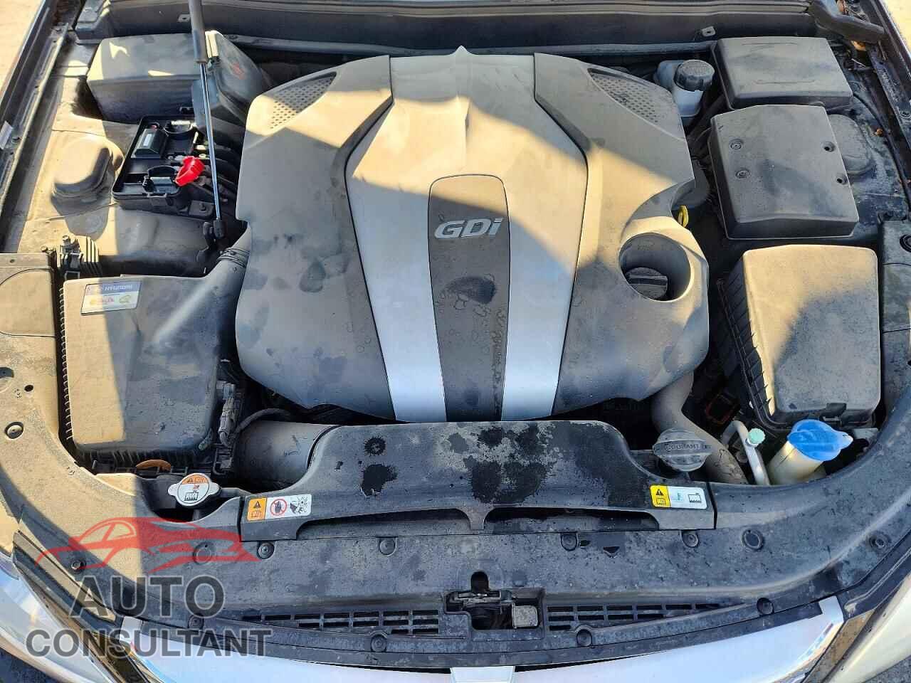 HYUNDAI GENESIS 2013 - KMHGC4DD5DU224983