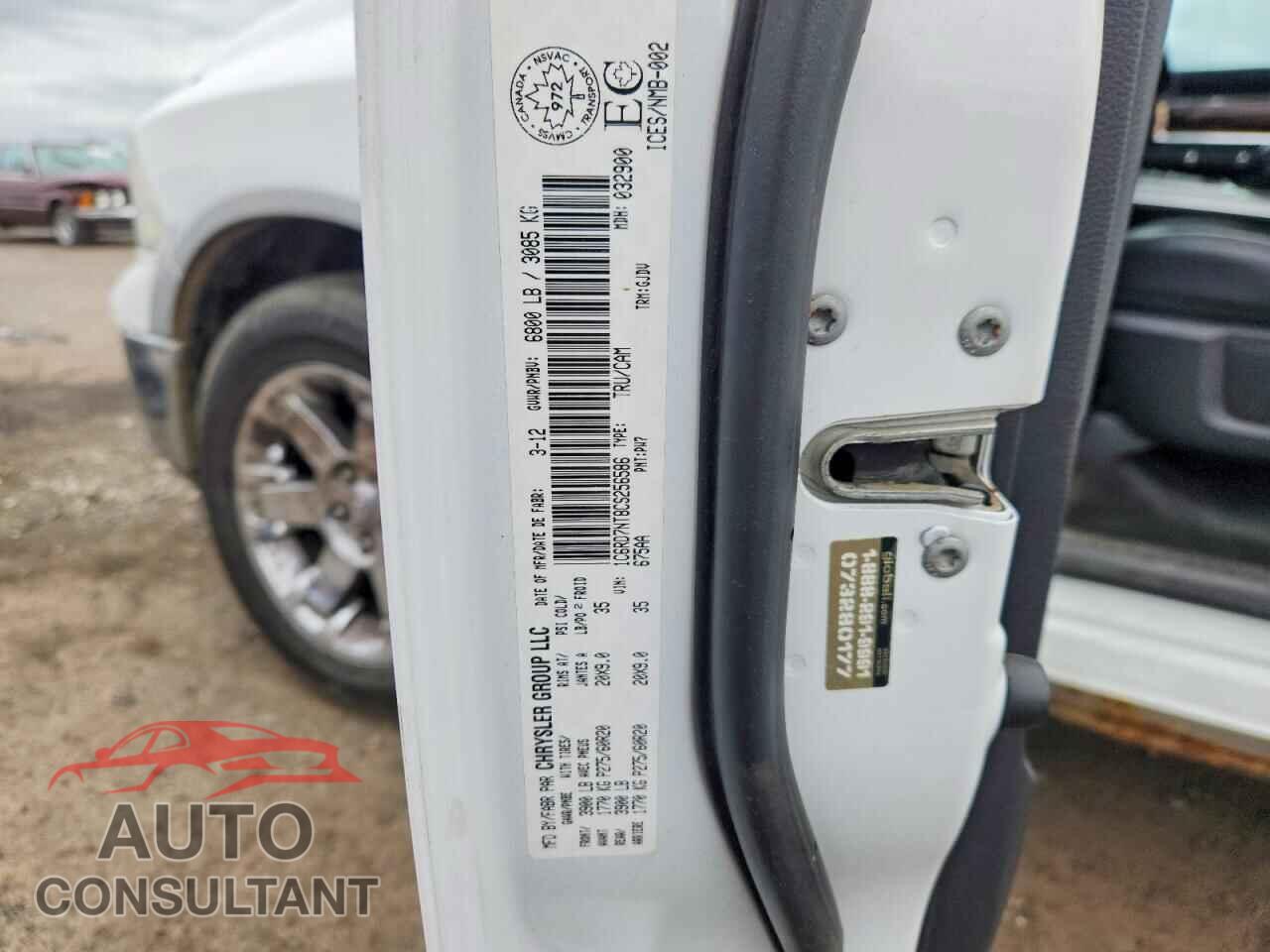 DODGE RAM 1500 2012 - 1C6RD7NT8CS256586