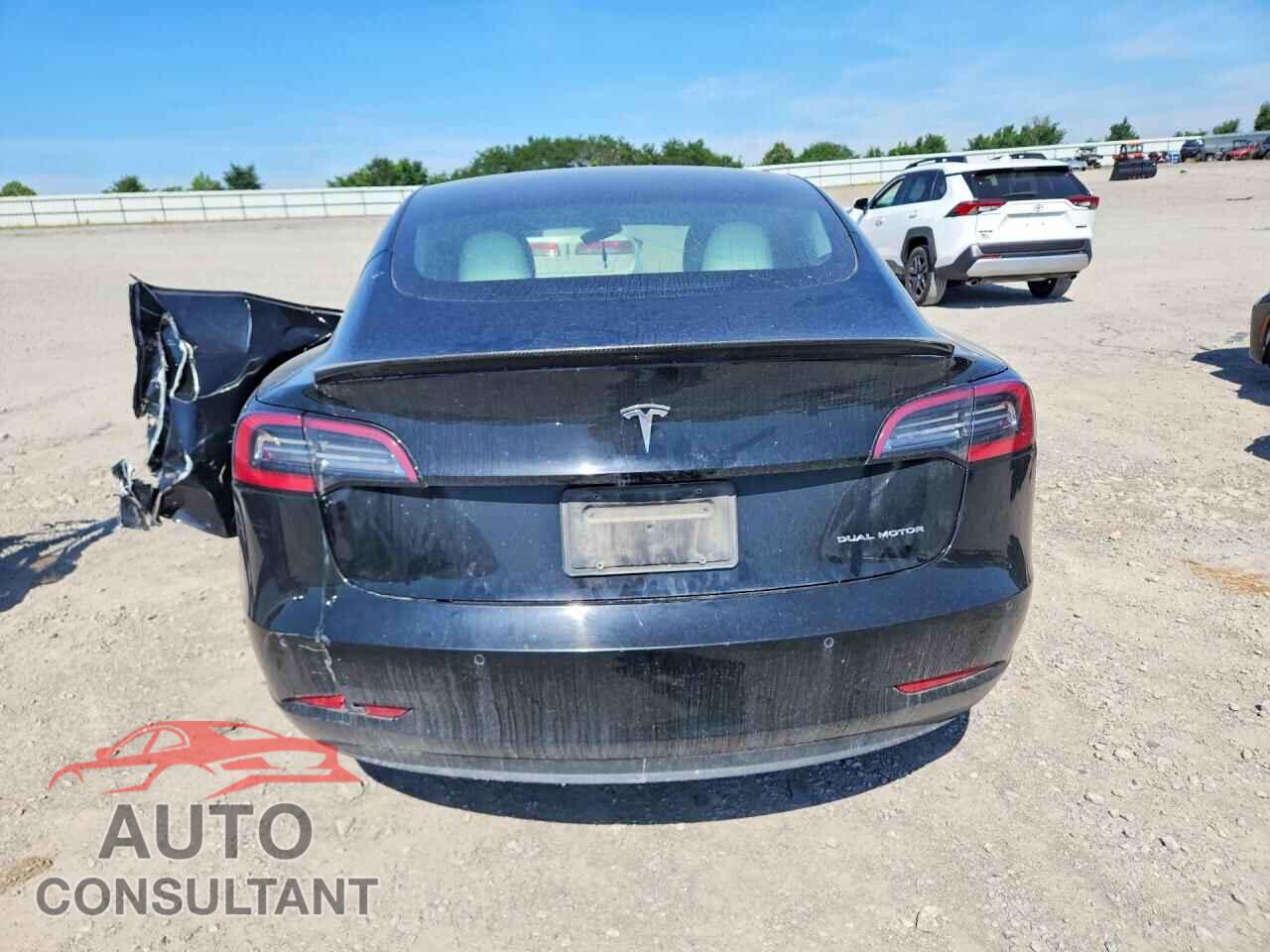 TESLA MODEL 3 2019 - 5YJ3E1EB2KF194856