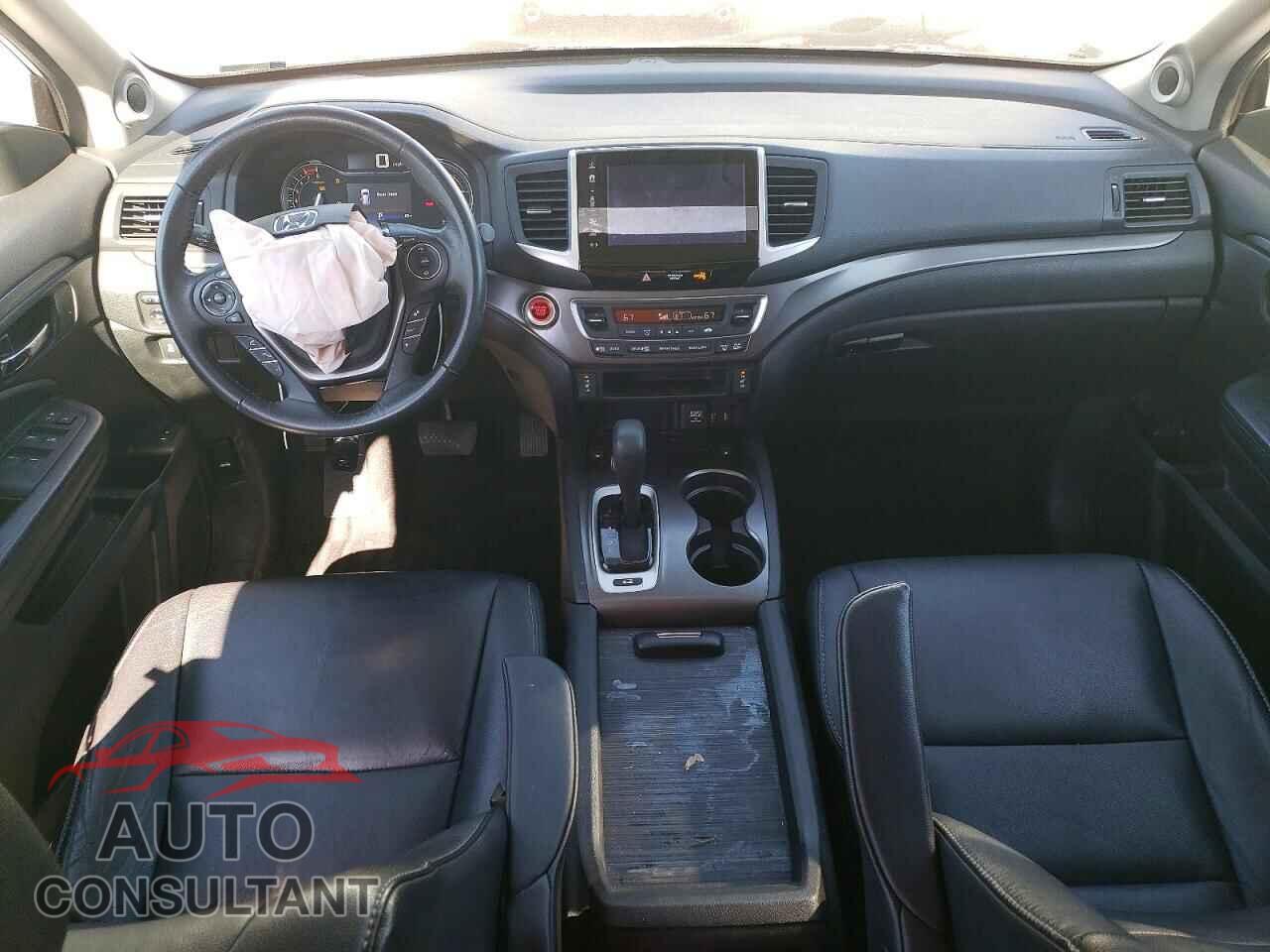 HONDA PILOT 2017 - 5FNYF6H53HB054801