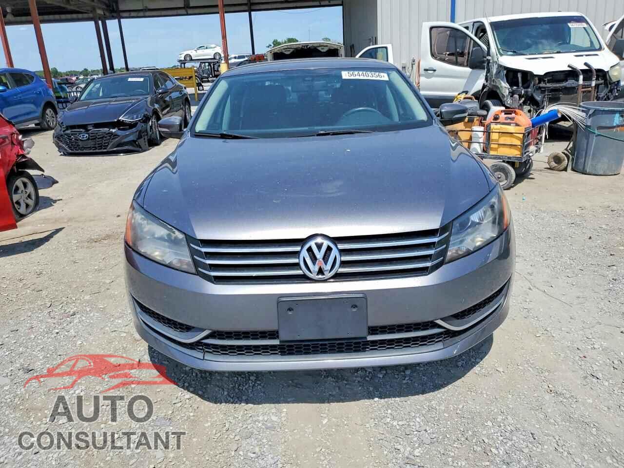 VOLKSWAGEN PASSAT 2013 - 1VWBH7A33DC129189