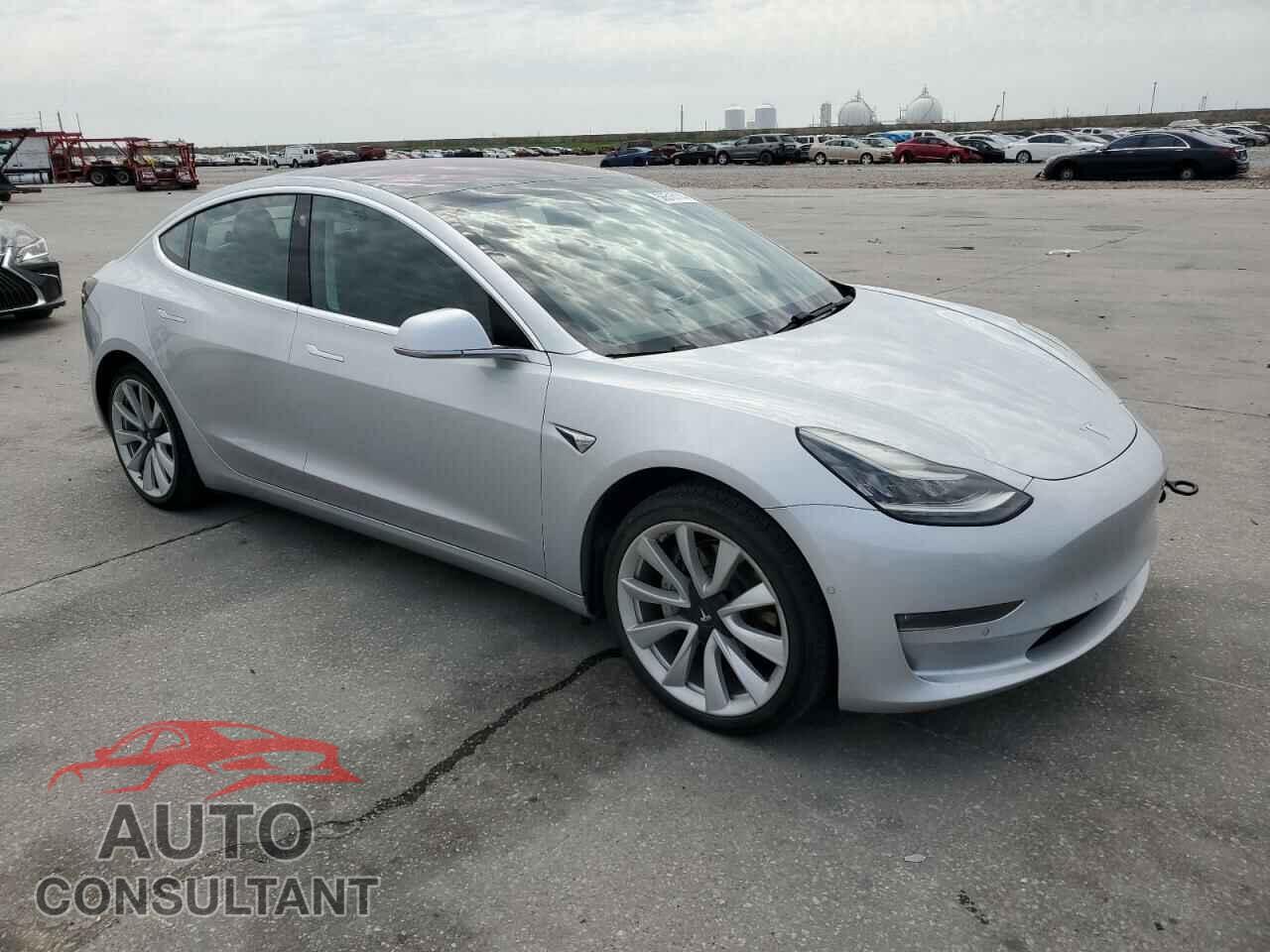 TESLA MODEL 3 2018 - 5YJ3E1EA9JF017923