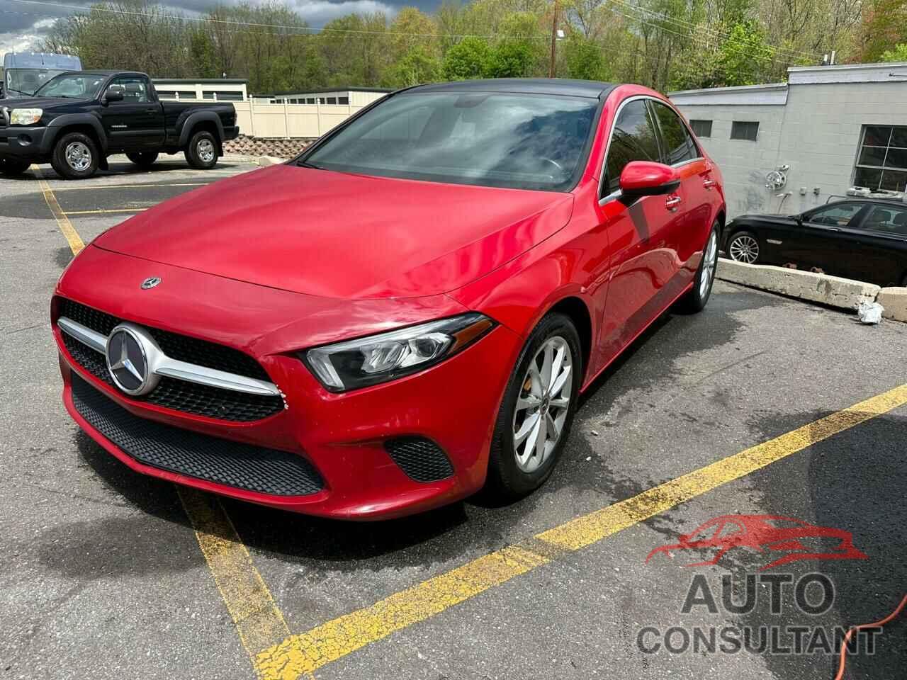 MERCEDES-BENZ A-CLASS 2019 - WDD3G4EB5KW025394