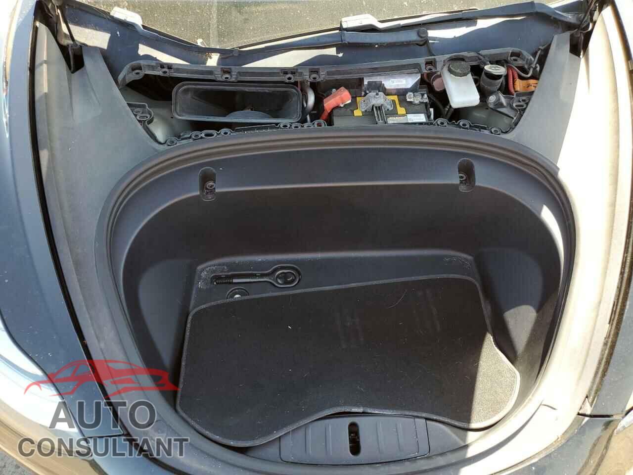 TESLA MODEL 3 2018 - 5YJ3E1EA1JF156511