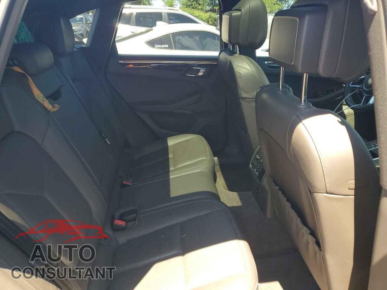 PORSCHE MACAN 2017 - WP1AB2A54HLB10241