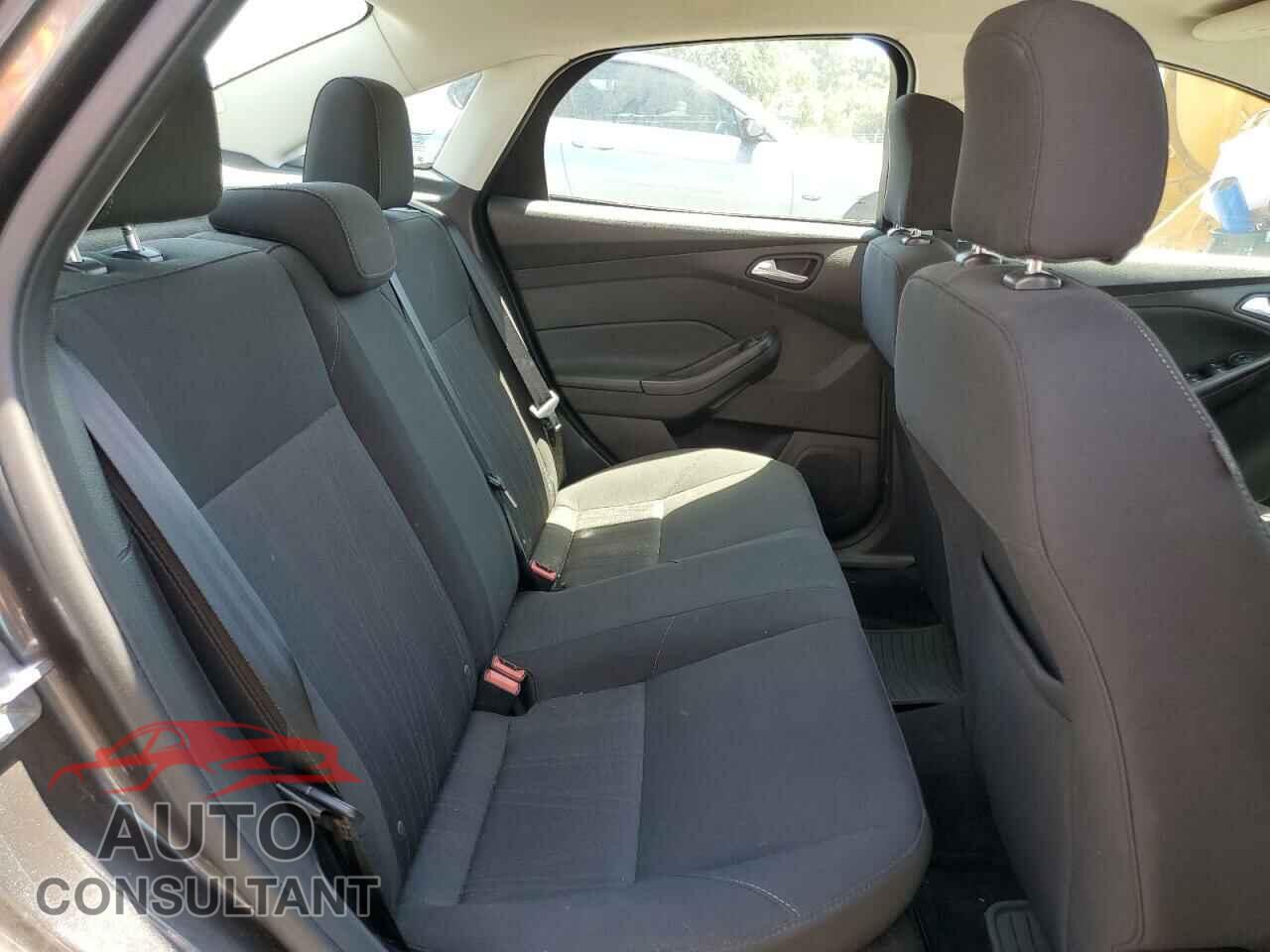 FORD FOCUS 2015 - 1FADP3F27FL385710