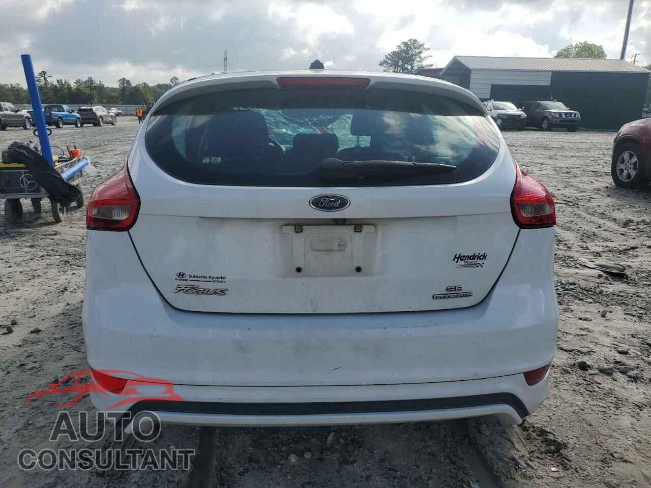FORD FOCUS 2015 - 1FADP3K29FL338751