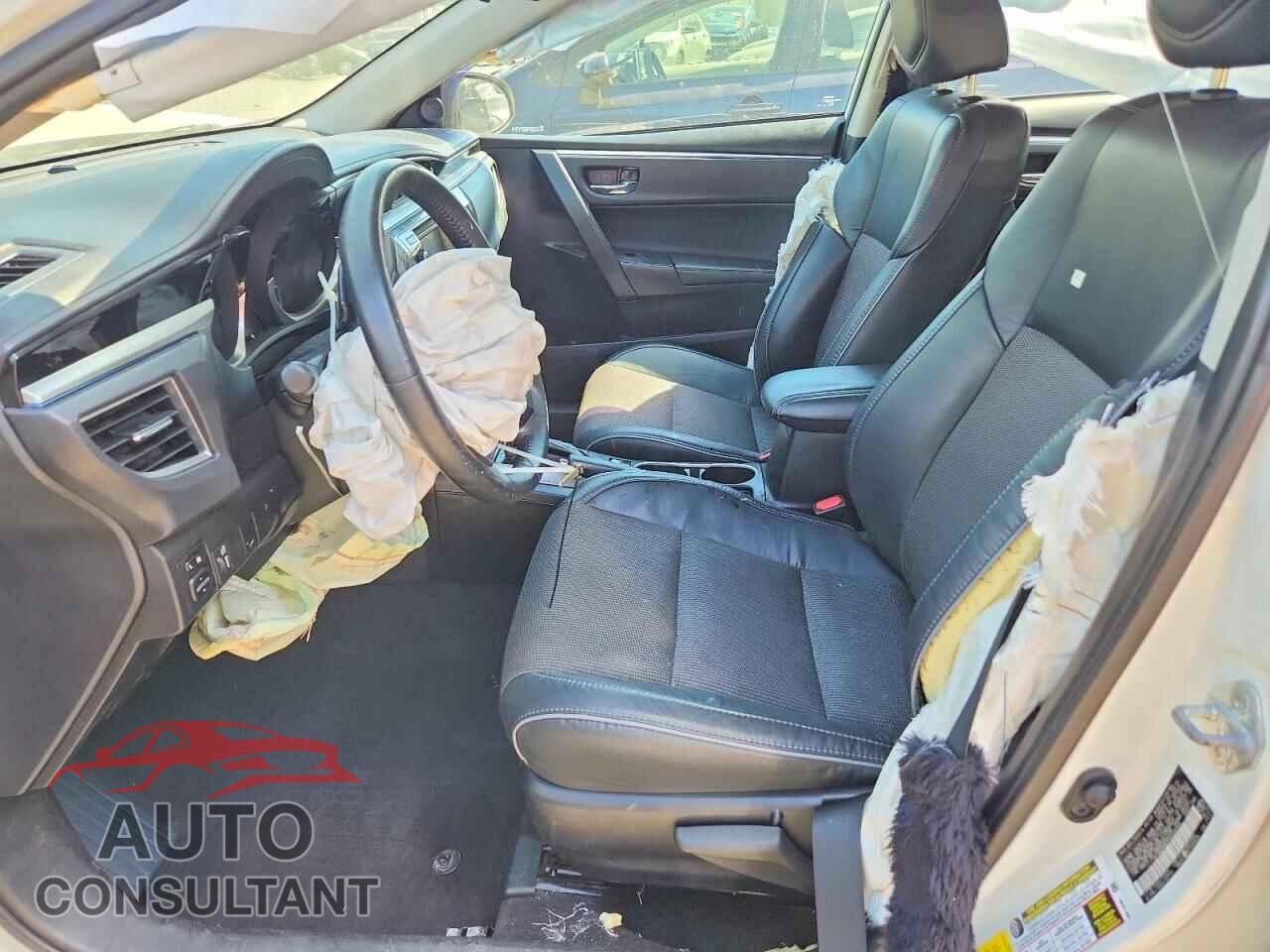 TOYOTA COROLLA 2015 - 2T1BURHEXFC256484