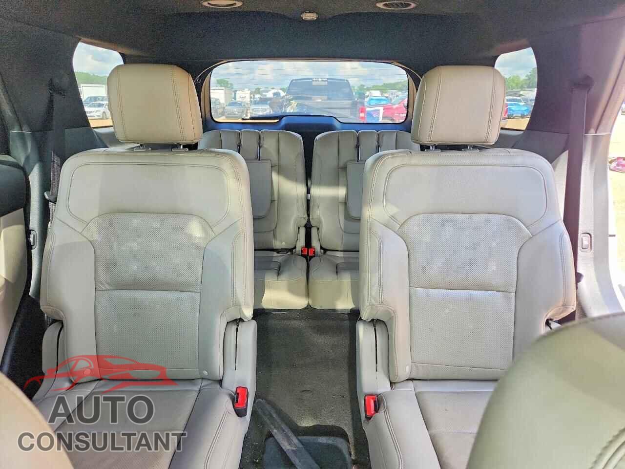 FORD EXPLORER 2018 - 1FM5K7F8XJGB07972