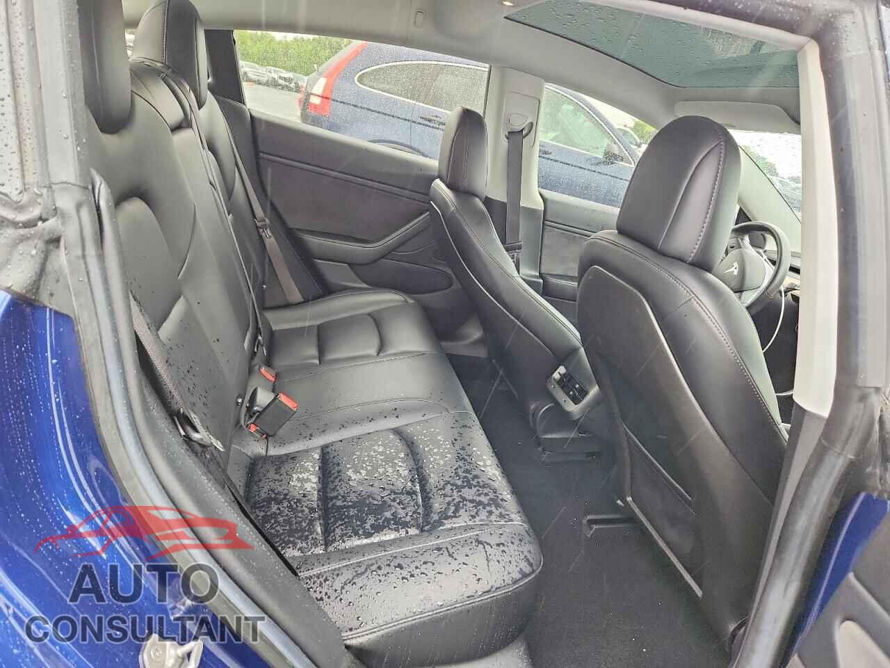 TESLA MODEL 3 2018 - 5YJ3E1EA1JF027104