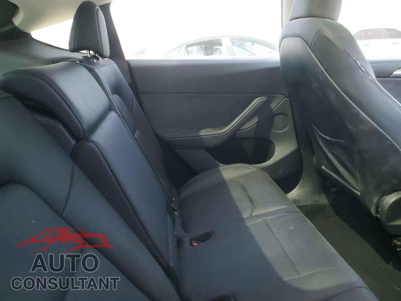 TESLA MODEL Y 2024 - 7SAYGDEEXRA237667