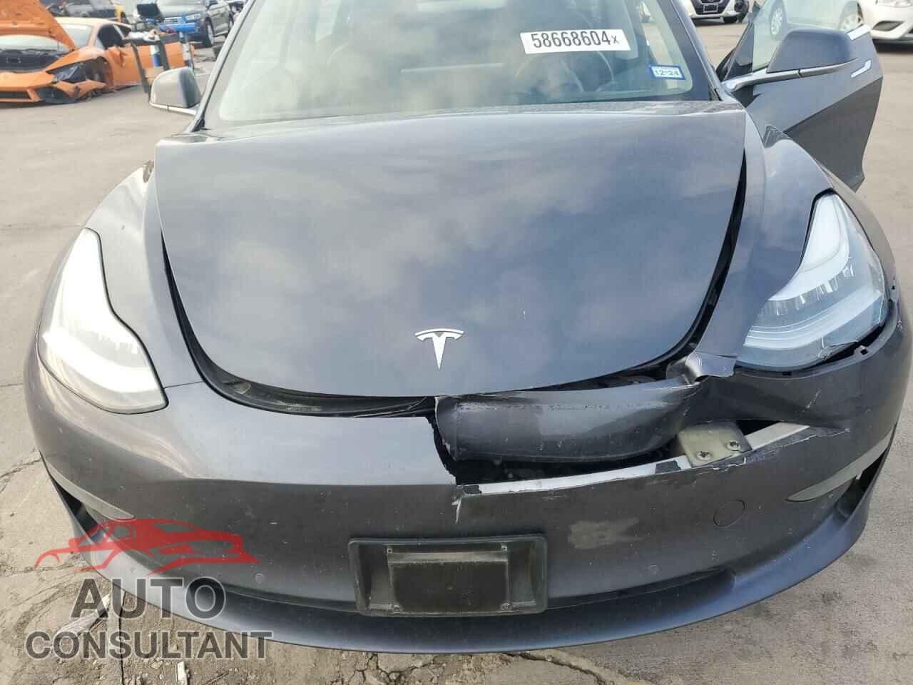 TESLA MODEL 3 2018 - 5YJ3E1EB5JF128512