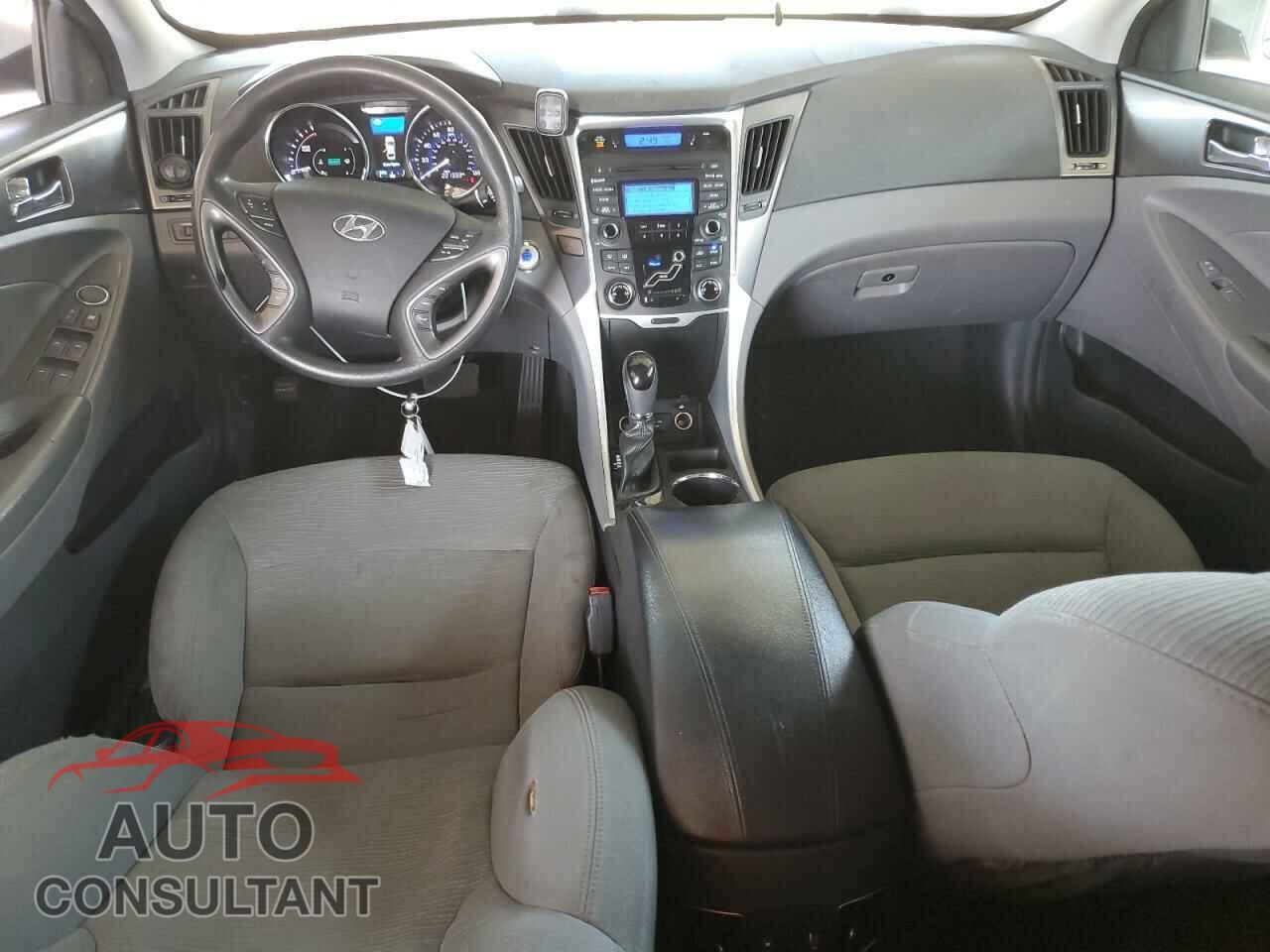 HYUNDAI SONATA 2013 - KMHEC4A44DA099407