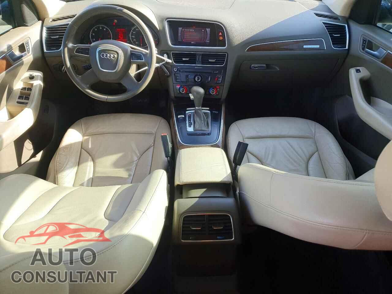 AUDI Q5 2010 - WA1CKAFP7AA080159