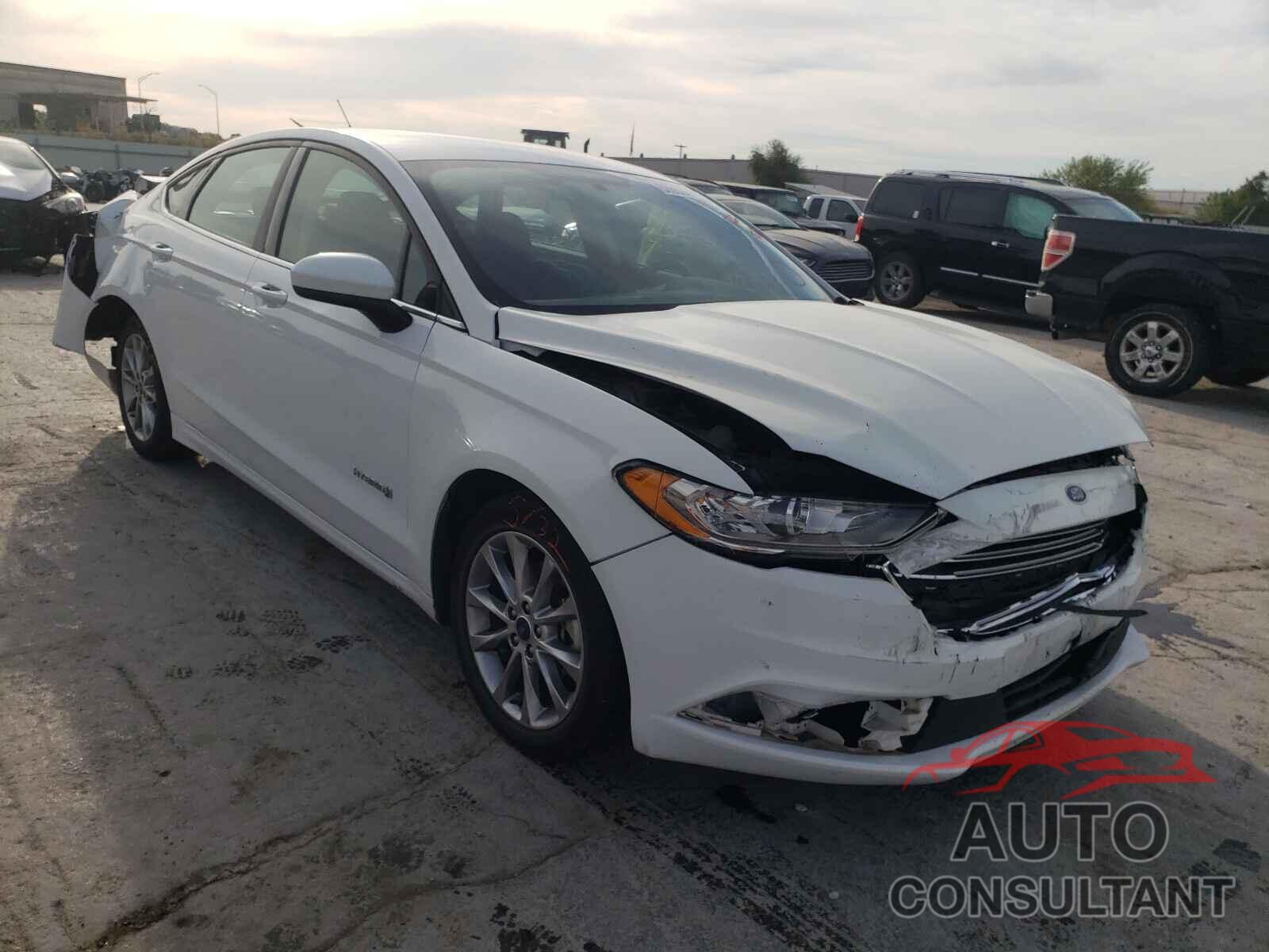 FORD FUSION 2017 - 3FA6P0LU5HR385173
