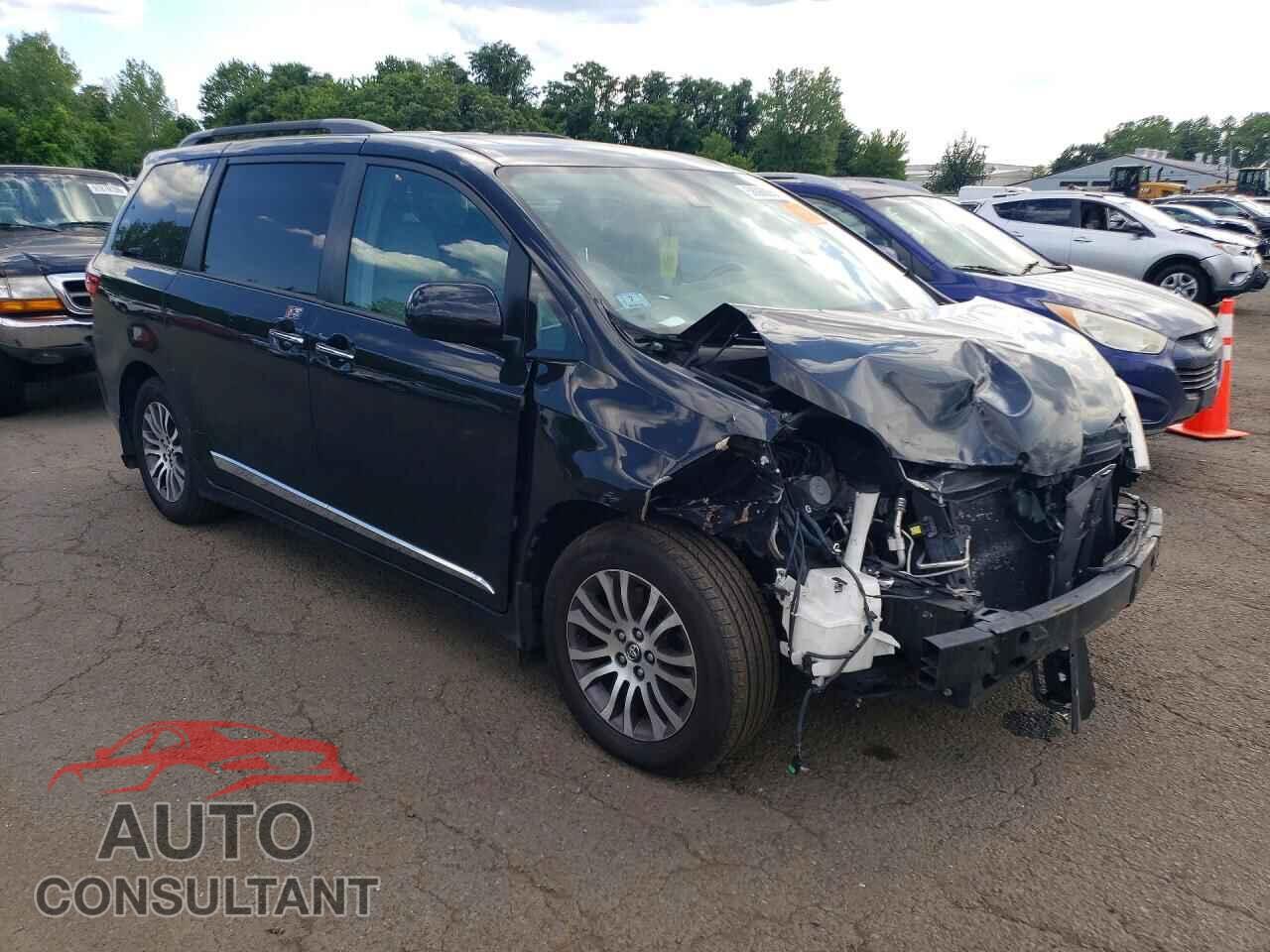 TOYOTA SIENNA 2018 - 5TDYZ3DC2JS923402