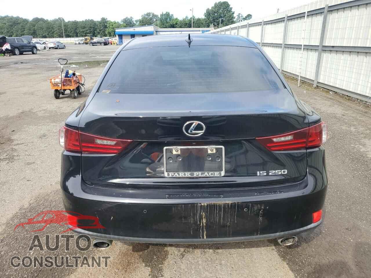 LEXUS IS 2014 - JTHBF1D21E5015852