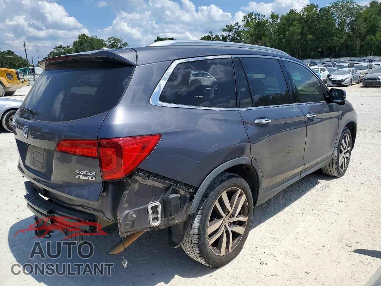 HONDA PILOT 2017 - 5FNYF6H92HB073617