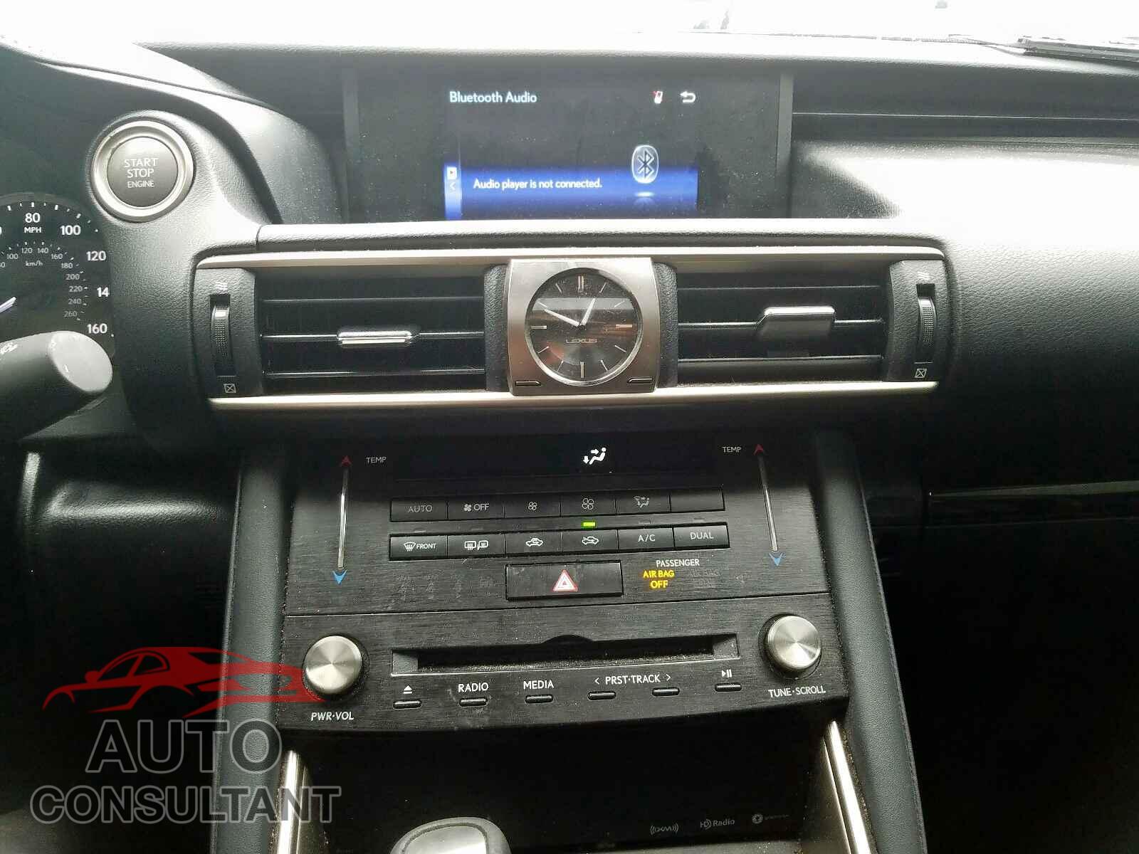 LEXUS IS 2017 - JTHBA1D23H5052873