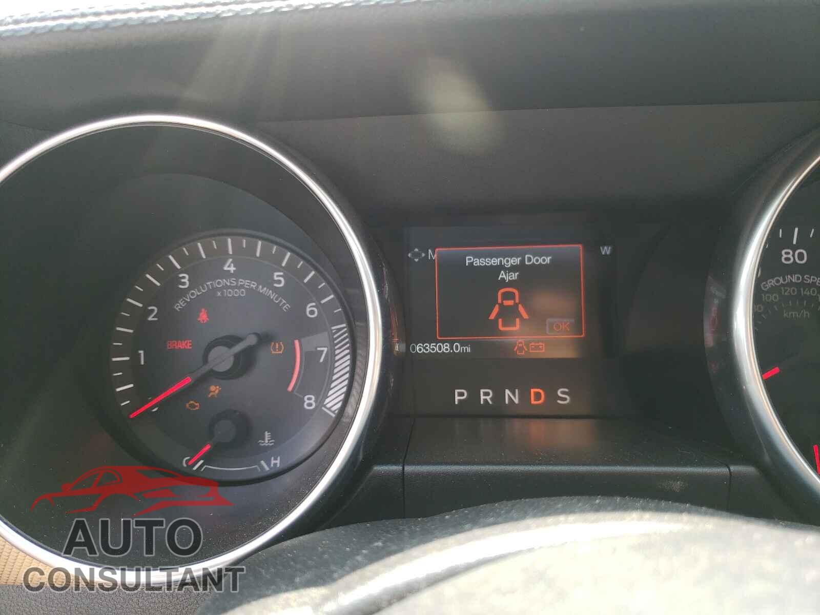 FORD MUSTANG 2018 - 1FA6P8TH3J5120701