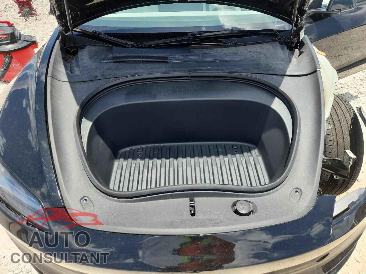TESLA MODEL 3 2024 - 5YJ3E1EA1RF859280