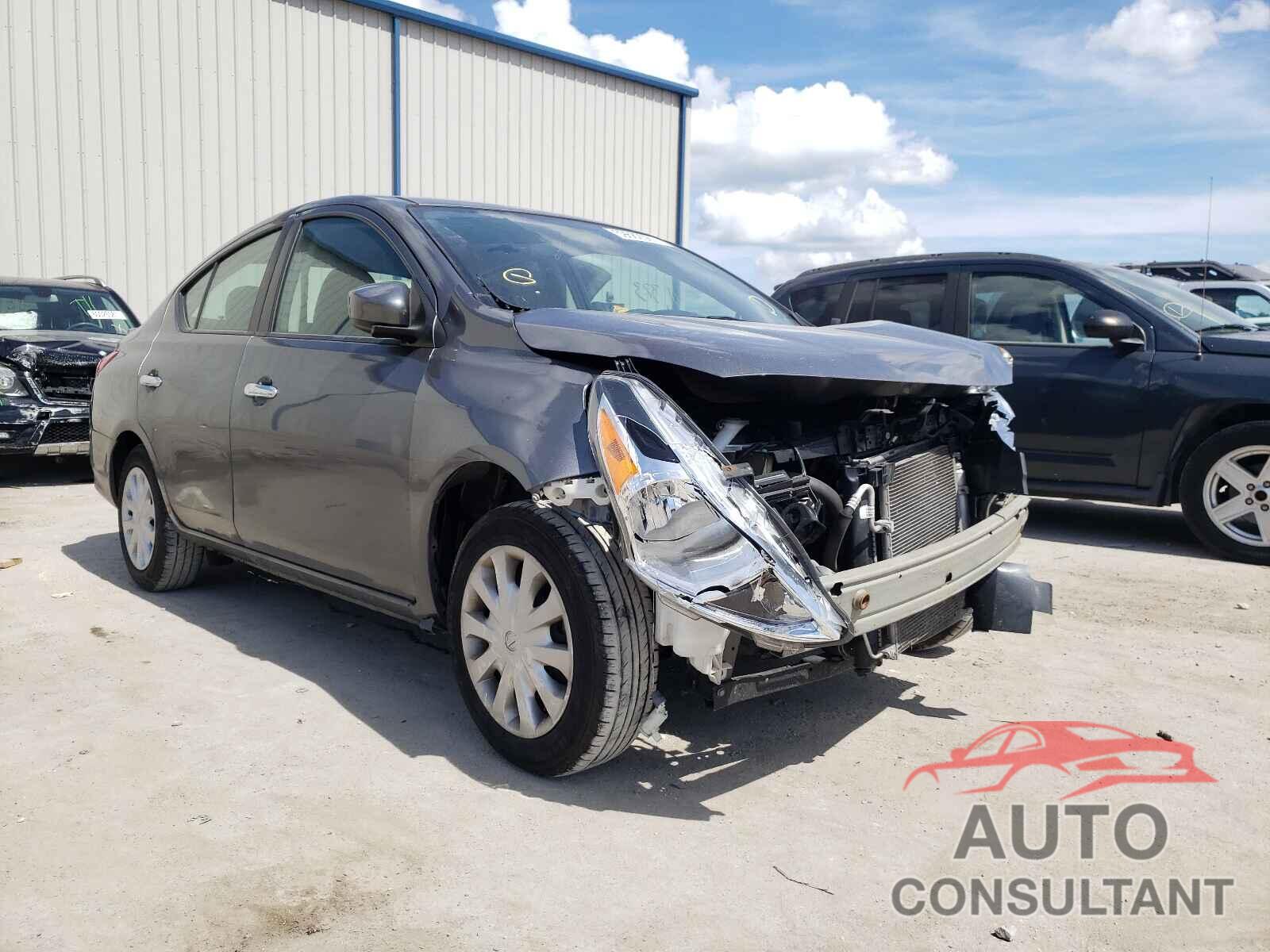 NISSAN VERSA 2018 - 3N1CN7AP9JL877399