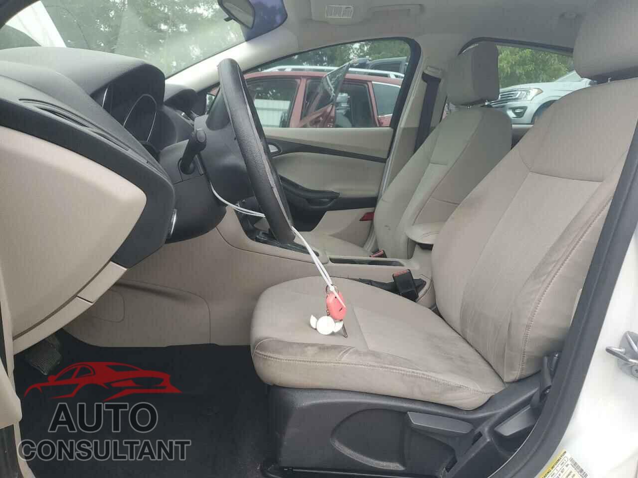 FORD FOCUS 2015 - 1FADP3F21FL246821