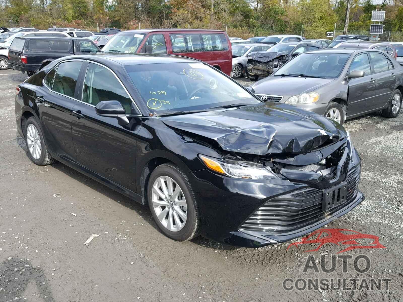 TOYOTA CAMRY 2018 - 4T1B11HK4JU006018