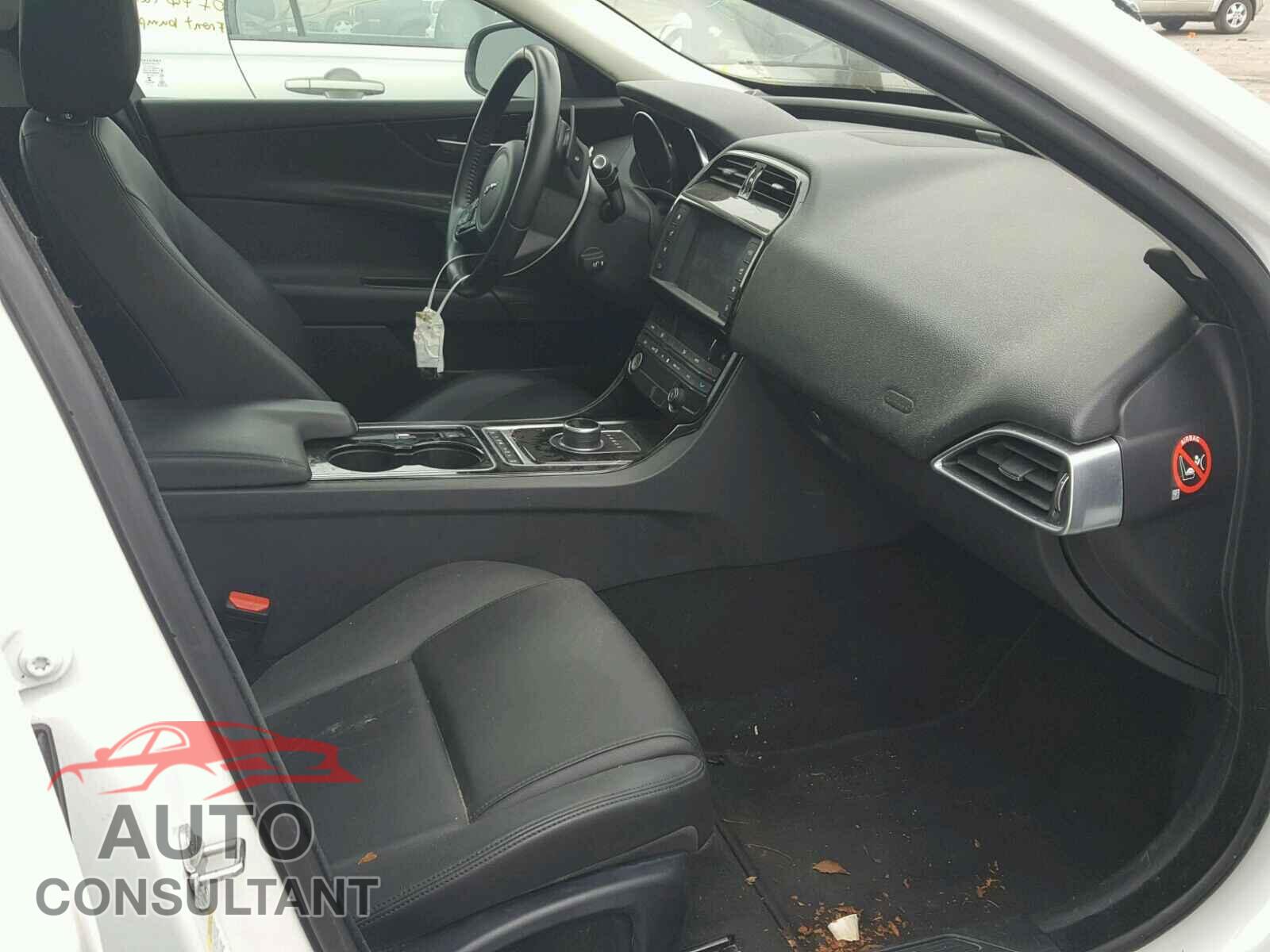 JAGUAR XE 2017 - SAJAR4BG5HA977928