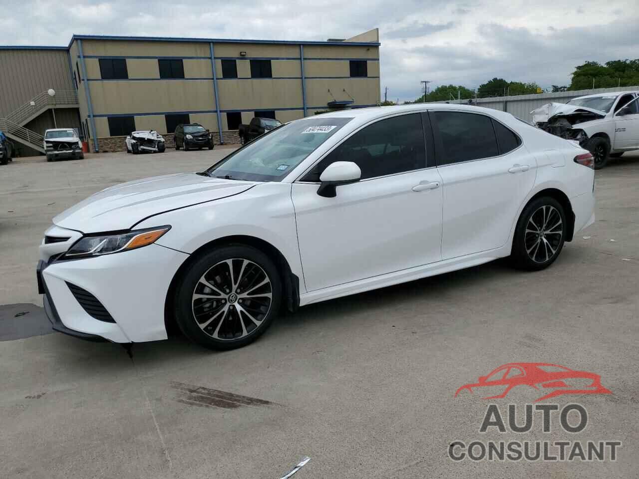 TOYOTA CAMRY 2018 - 4T1B11HK2JU651427