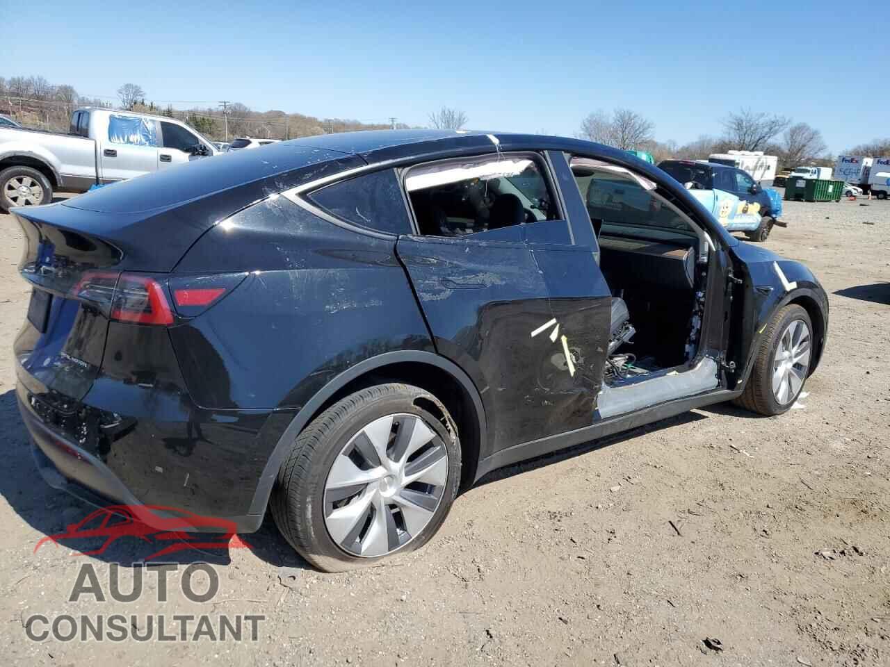 TESLA MODEL Y 2024 - 7SAYGAEE8RF991619
