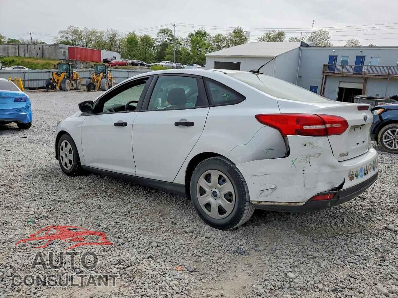 FORD FOCUS 2015 - 1FADP3E26FL292971