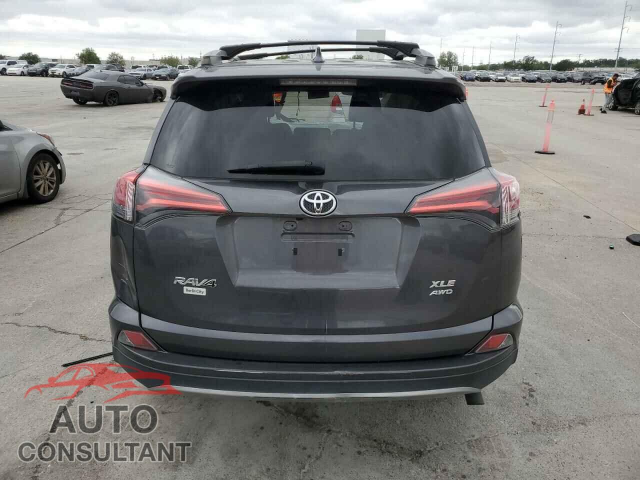 TOYOTA RAV4 2018 - 2T3RFREV3JW743473