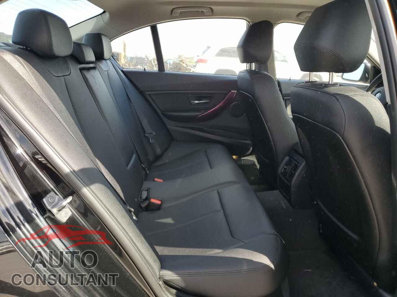 BMW 3 SERIES 2016 - WBA8E1G56GNU11537