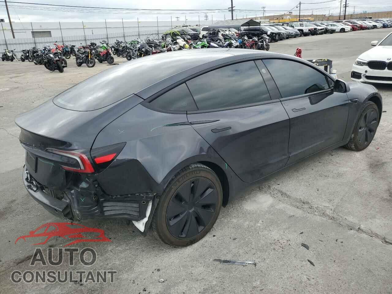 TESLA MODEL 3 2024 - 5YJ3E1EA1RF830586