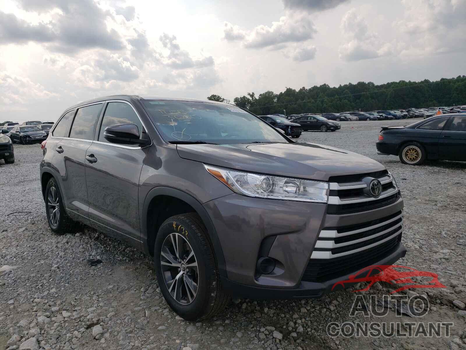 TOYOTA HIGHLANDER 2018 - 5TDZARFH1JS037045