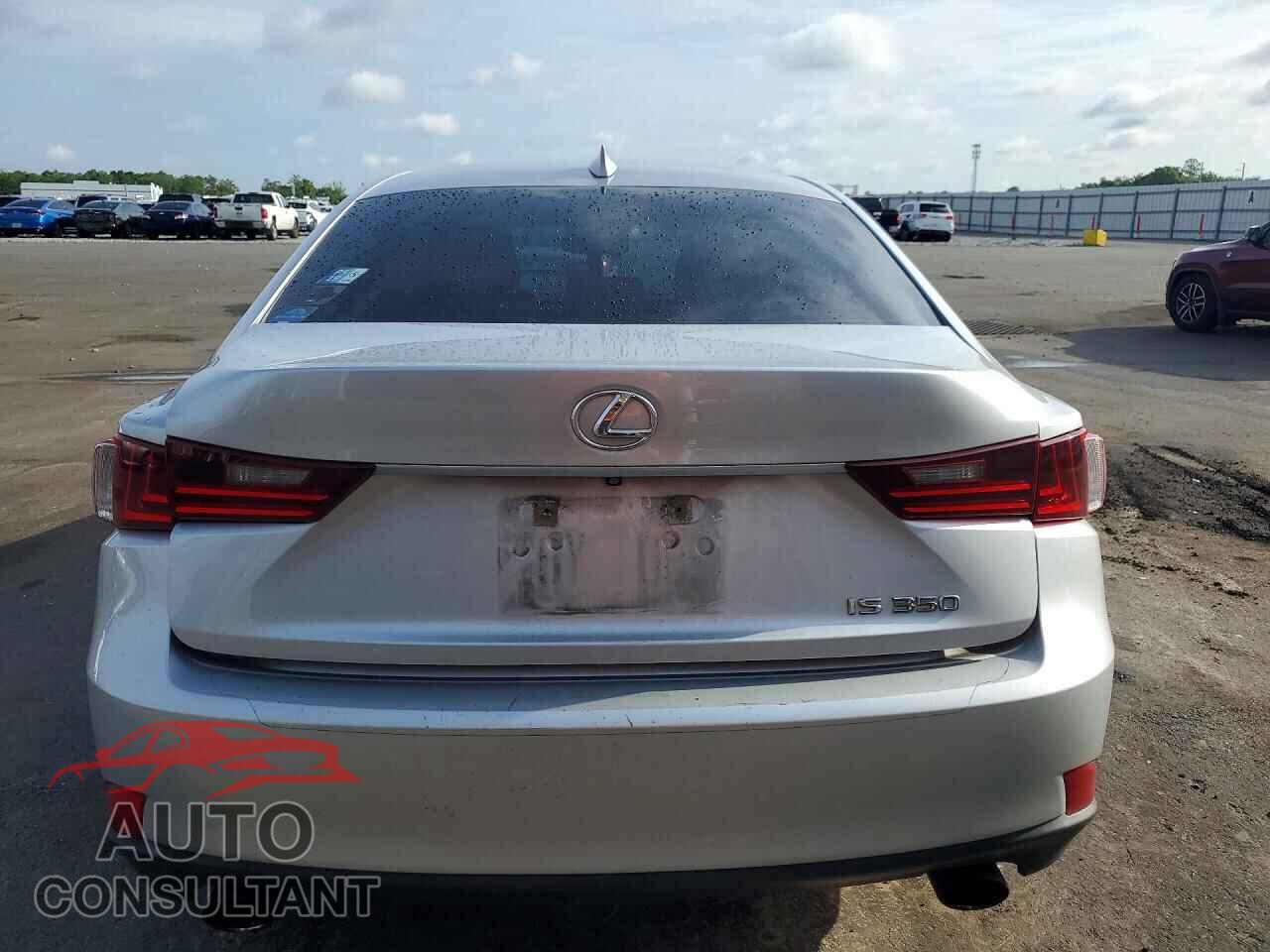 LEXUS IS 2014 - JTHBE1D23E5011630
